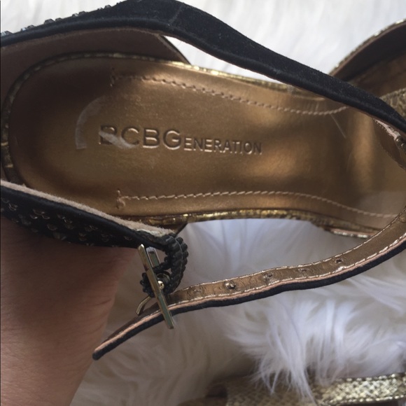 BCBG Generation Gold/Black open toe shoes - Picture 5 of 8
